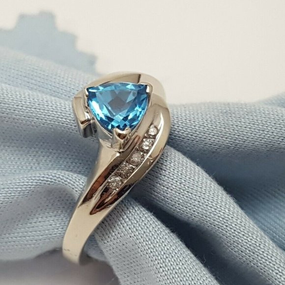 Elegant 10K Karat Solid White Gold Blue Topaz & Diamond Ring - Size 7 - Nice! - Picture 2 of 11